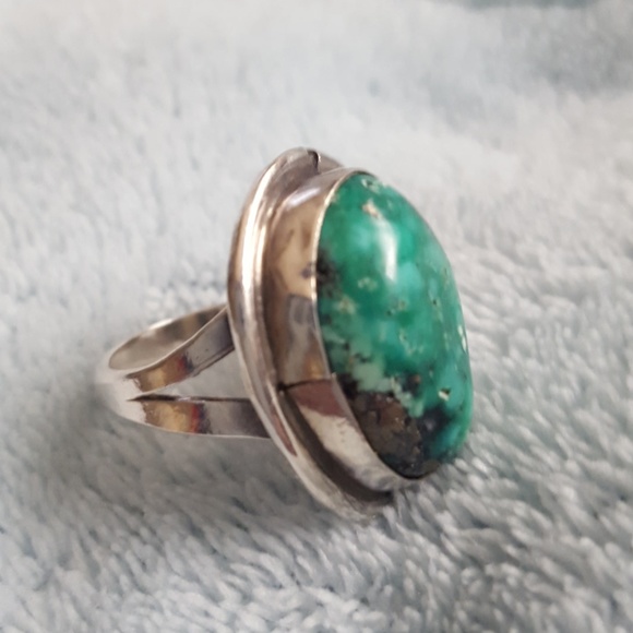 Ring - Picture 3 of 5